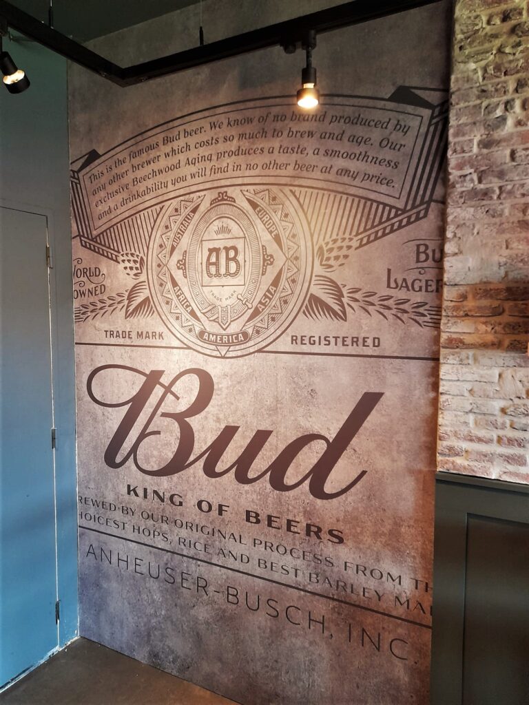 Bud Sky Box belettering