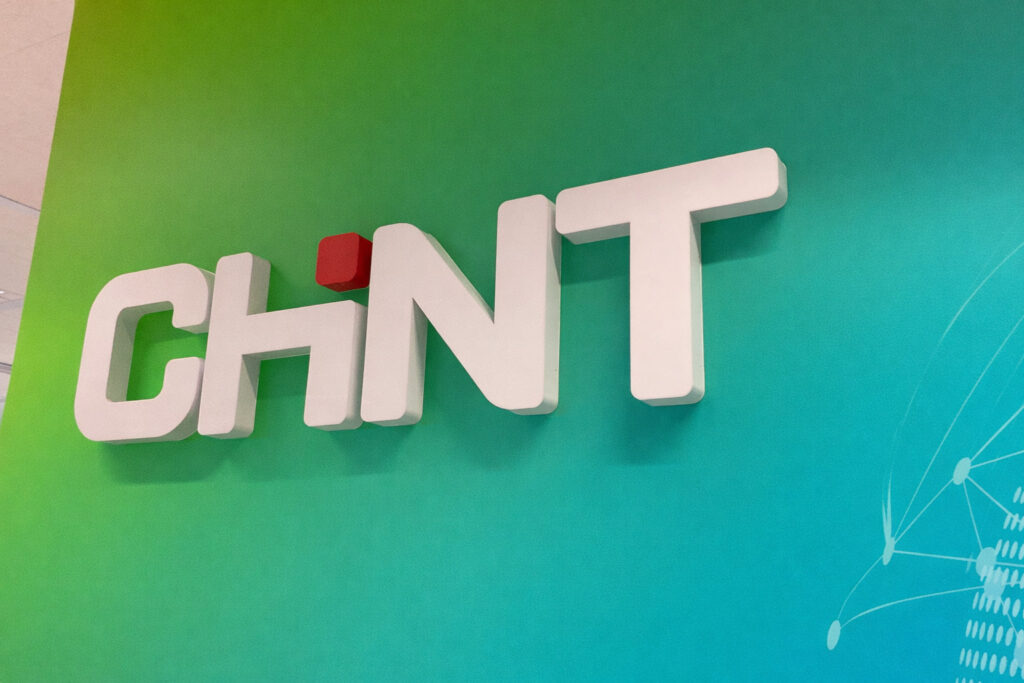 Doosletters groene wand project Chint