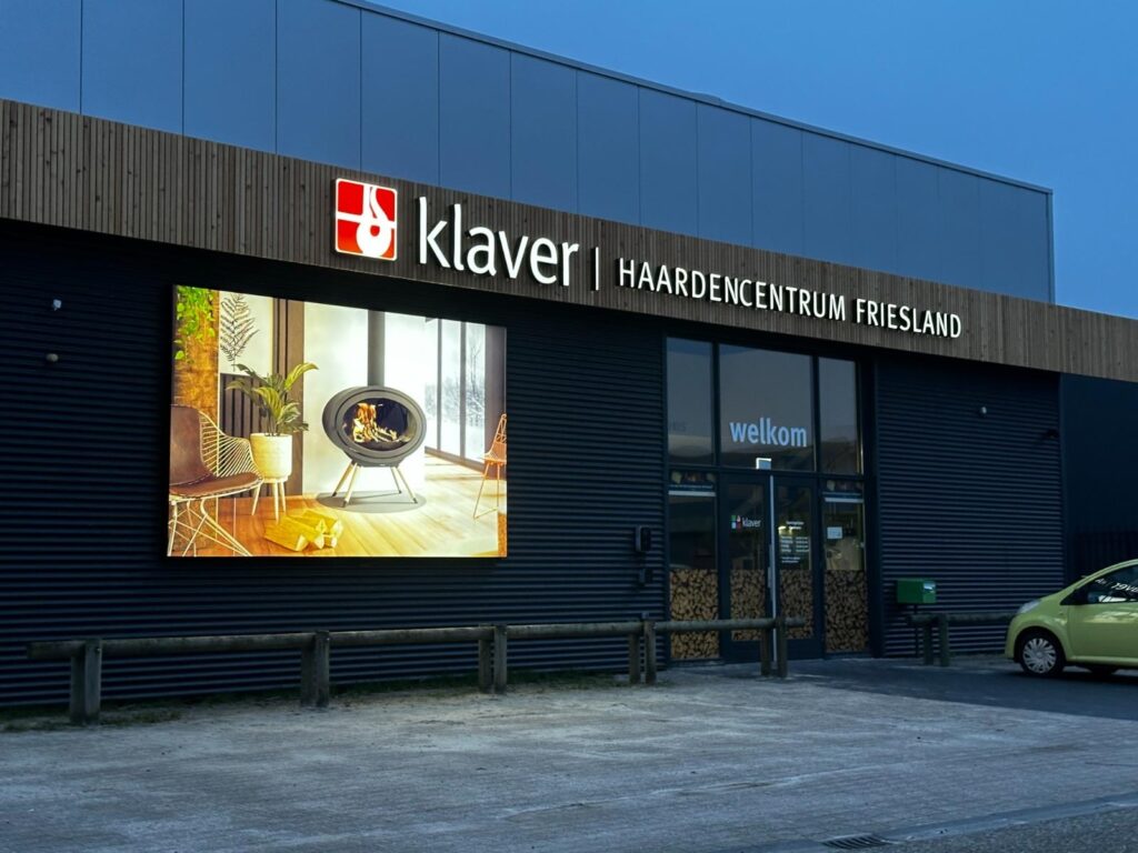 Outdoor LED-frame en verlichte doosletters
